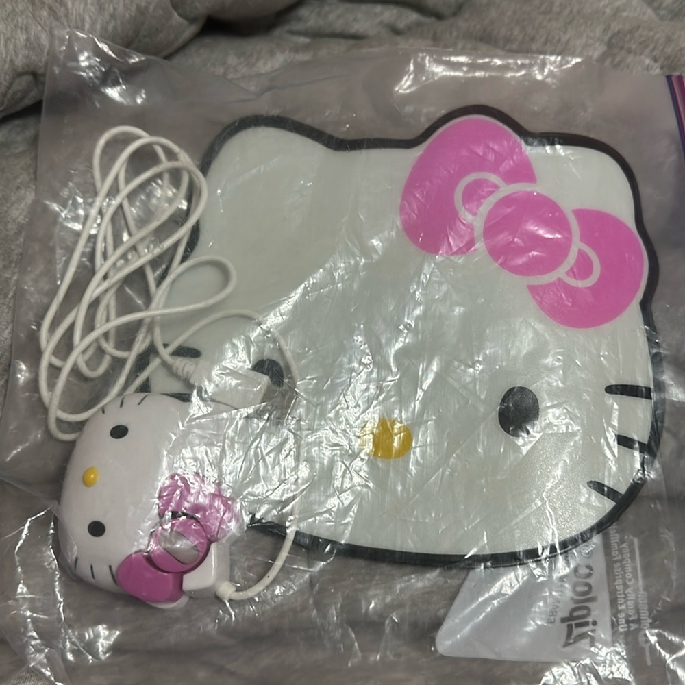 Hello kitty mouse and mouse pad